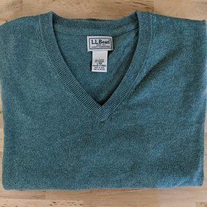 L.L. Bean Men's V-Neck Sweater Green - Size L